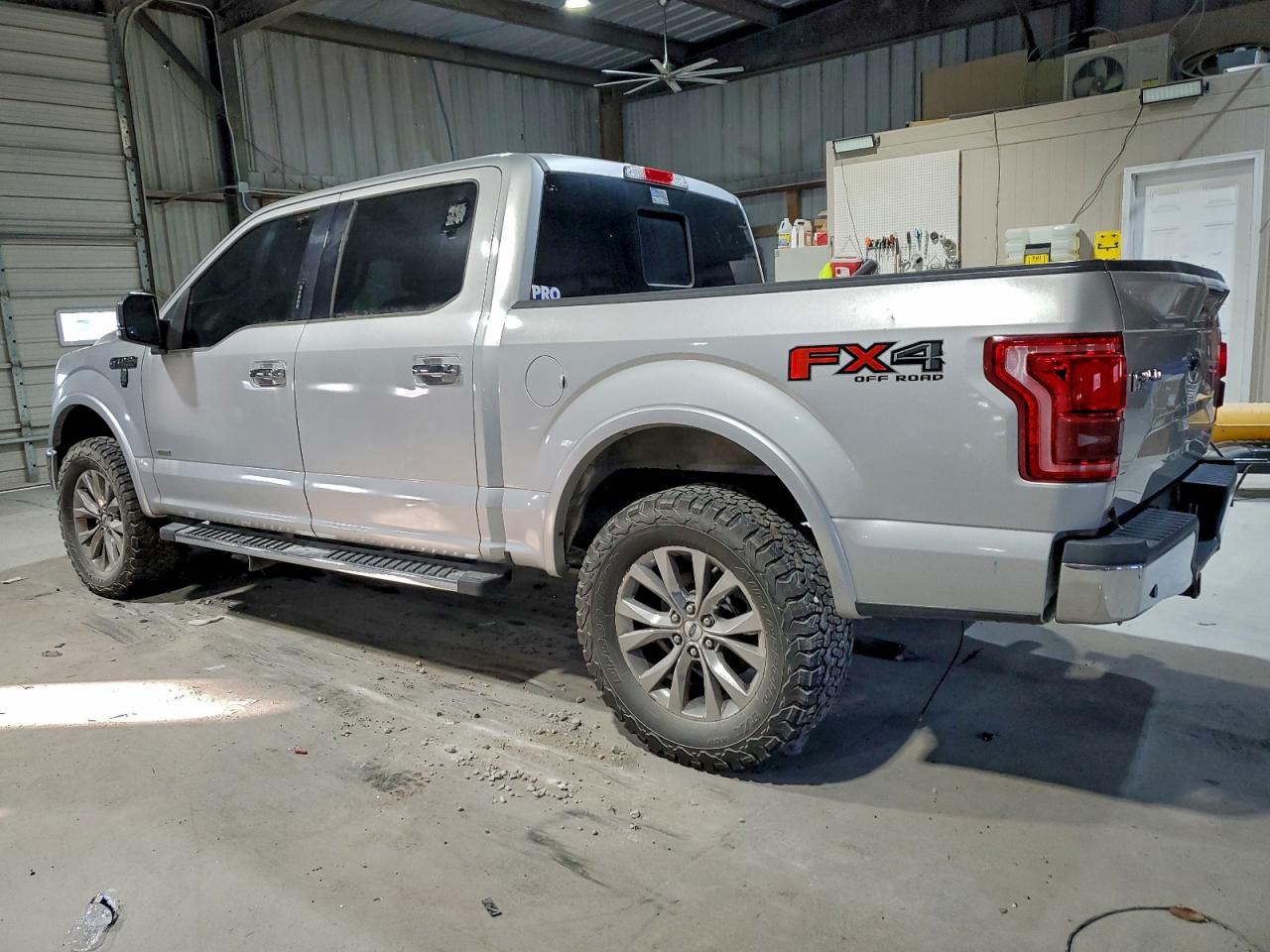 2016 FORD F150 SUPERCREW photo 2
