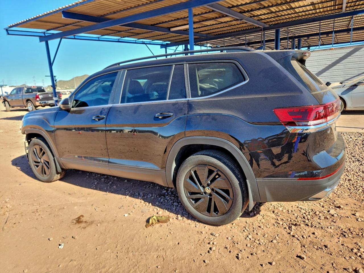 2024 VOLKSWAGEN ATLAS SE photo 2