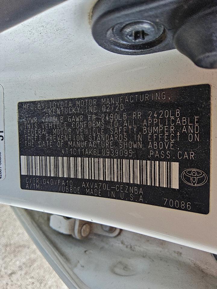 2020 TOYOTA CAMRY LE photo 13