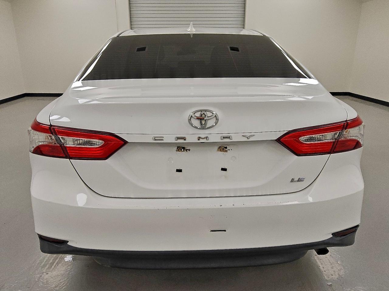 2020 TOYOTA CAMRY LE photo 6