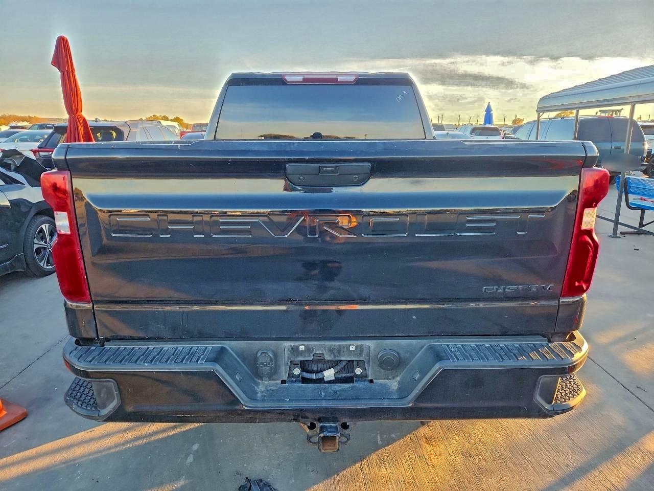 2021 CHEVROLET SILVERADO K1500 CUSTOM photo 6