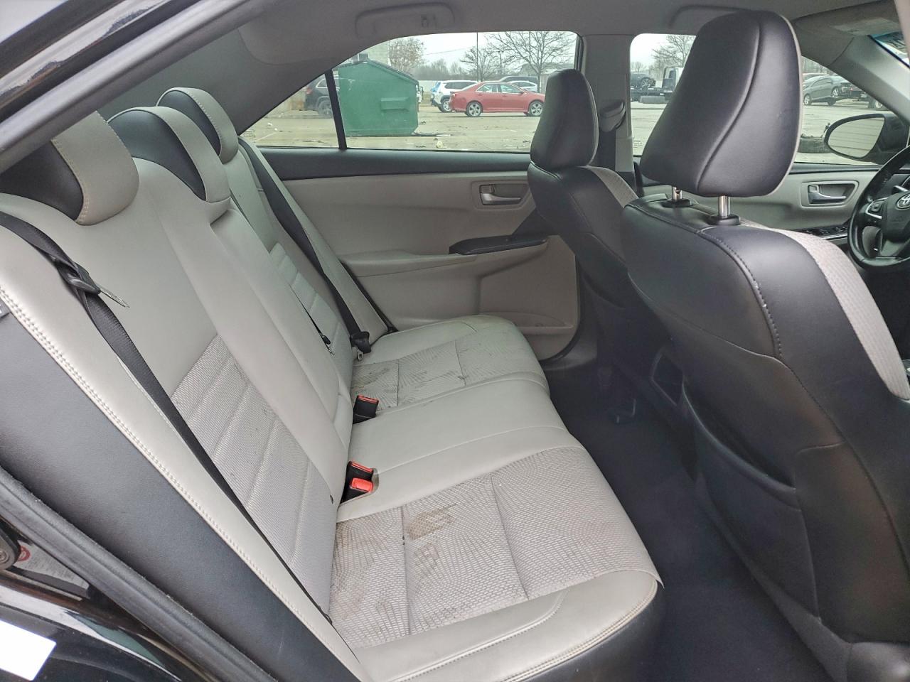 2016 TOYOTA CAMRY LE photo 10