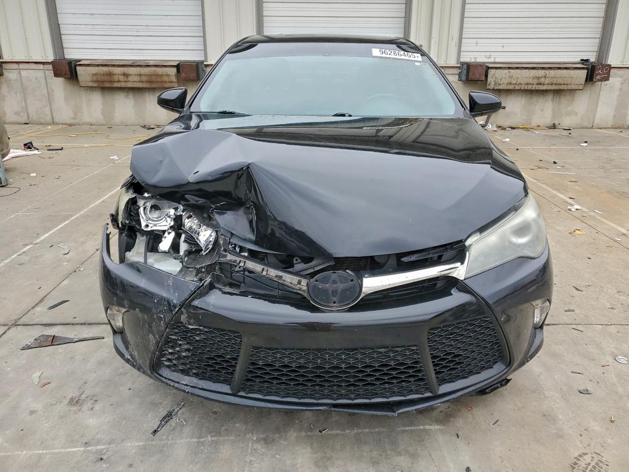 2016 TOYOTA CAMRY LE photo 5