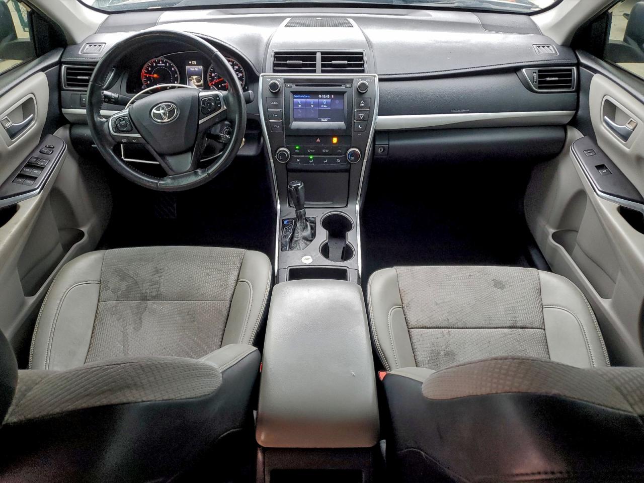 2016 TOYOTA CAMRY LE photo 8