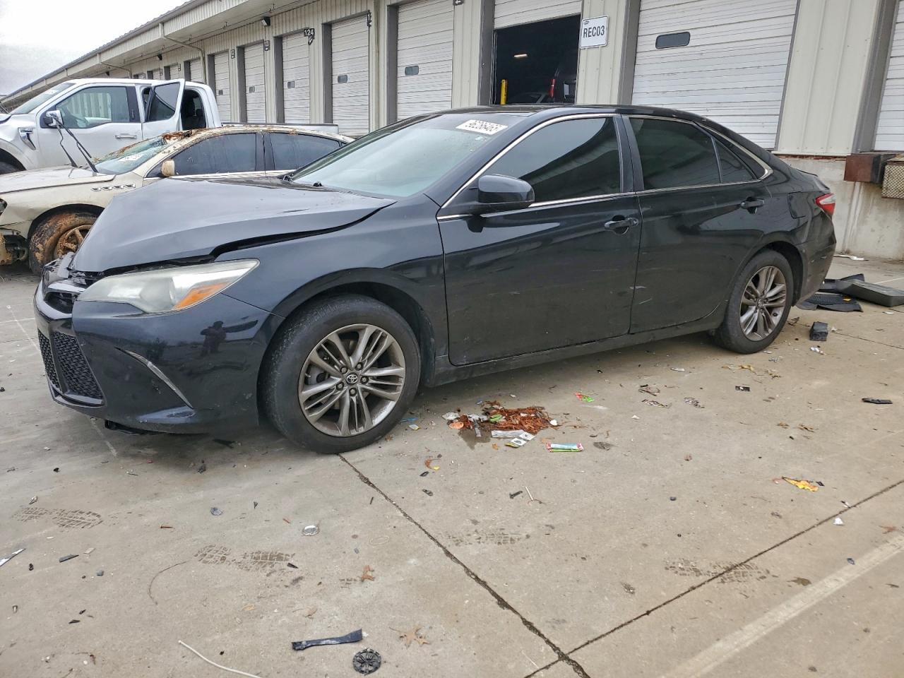 2016 TOYOTA CAMRY