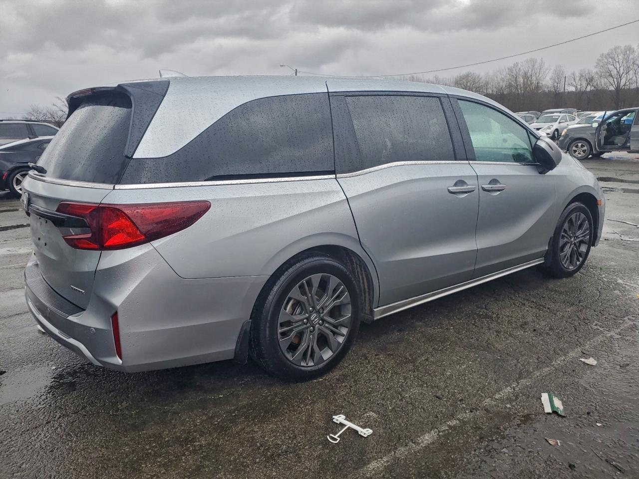 2025 HONDA ODYSSEY TOURING photo 3
