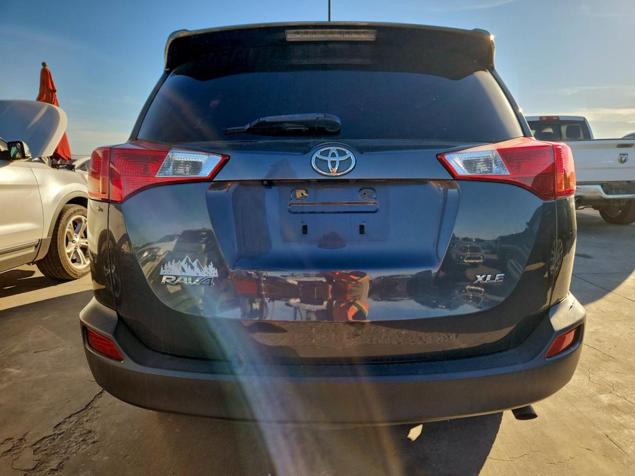 2013 TOYOTA RAV4 XLE photo 11