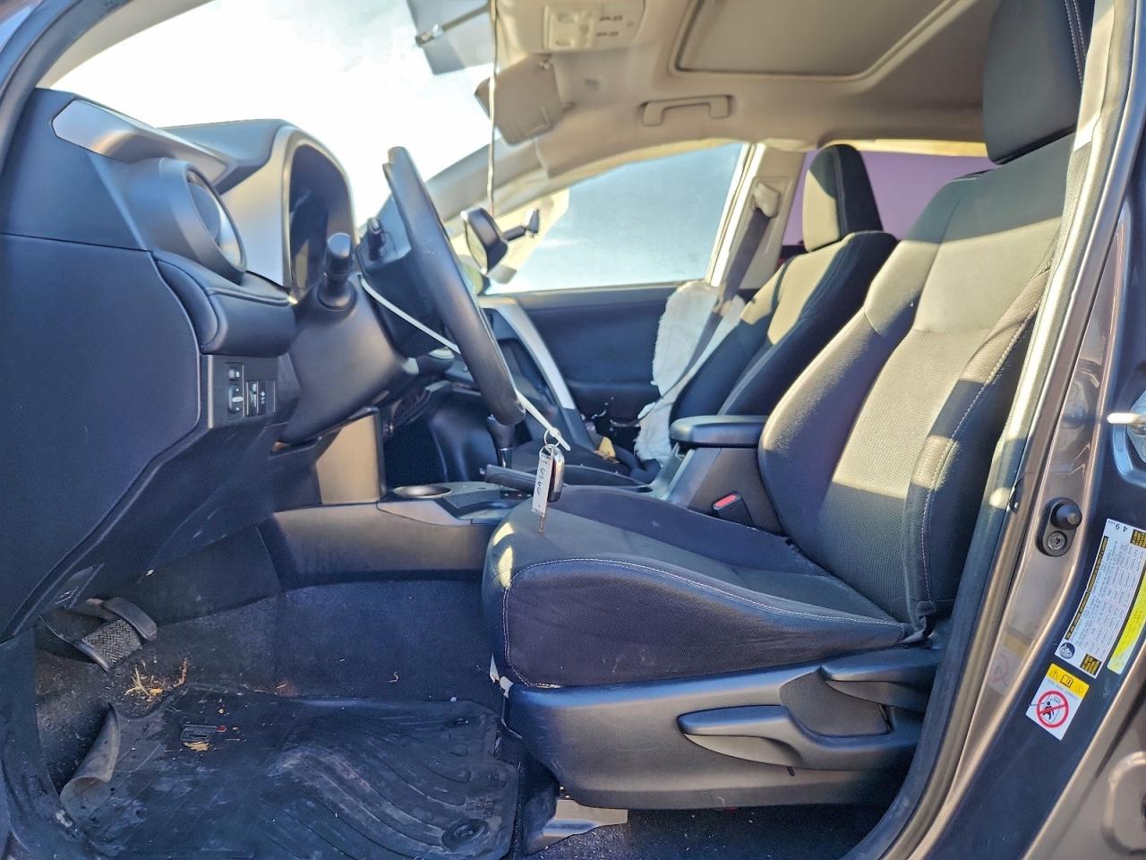 2013 TOYOTA RAV4 XLE photo 13
