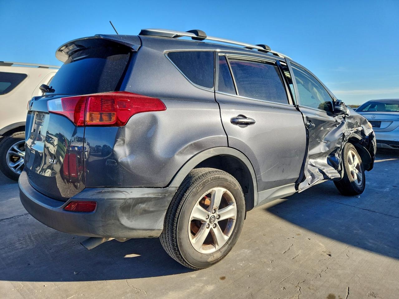 2013 TOYOTA RAV4 XLE photo 5