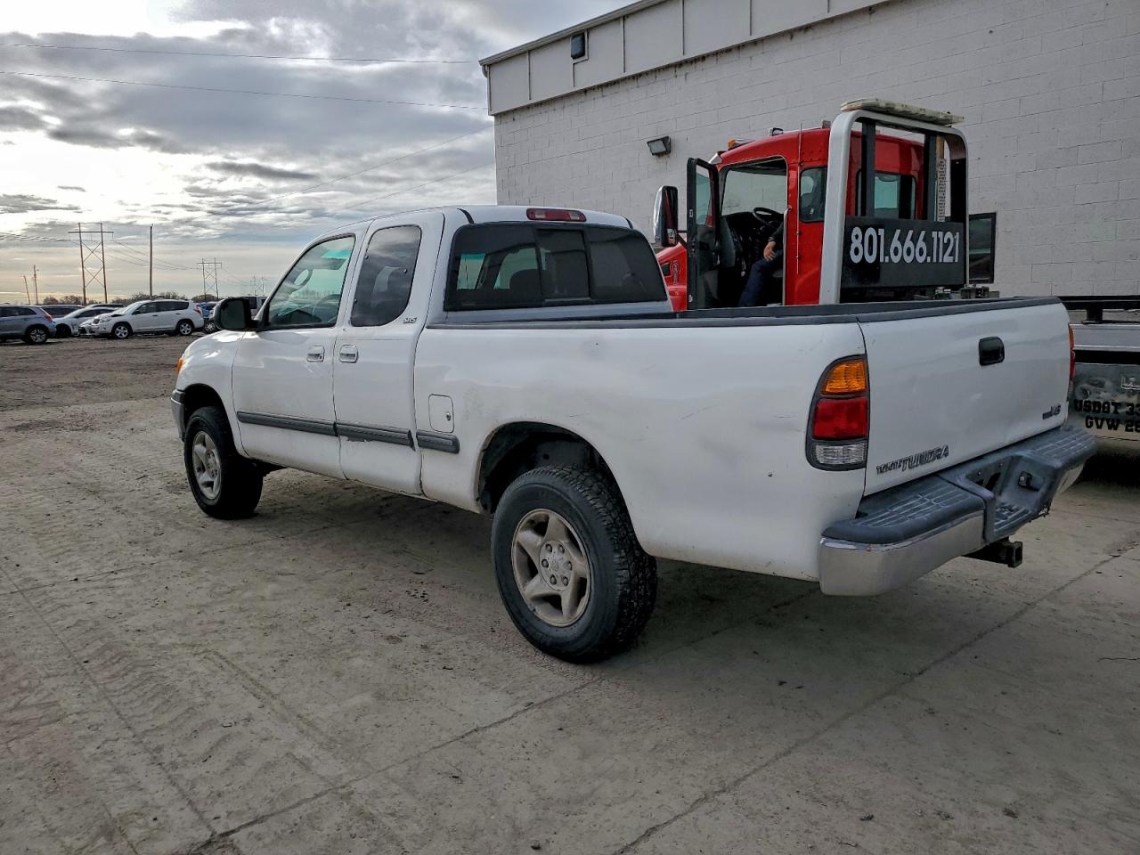 2001 TOYOTA TUNDRA photo 3
