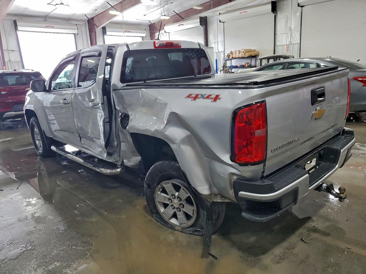 2020 CHEVROLET COLORADO photo 2