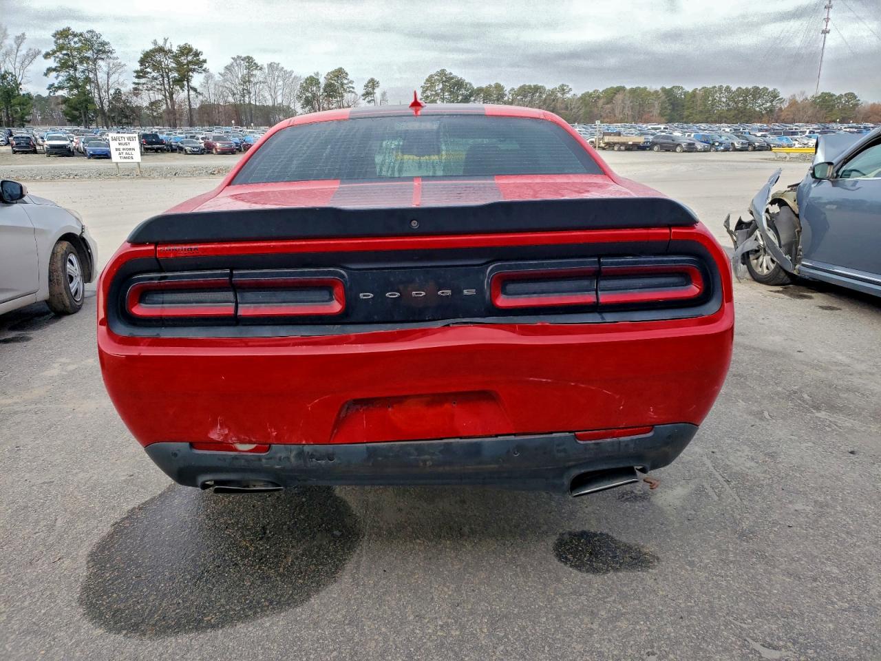 2016 DODGE CHALLENGER SXT photo 6