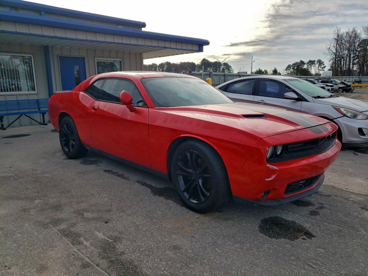 2016 DODGE CHALLENGER SXT photo 4
