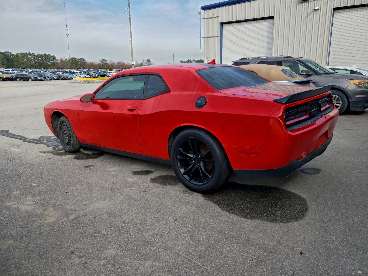 2016 DODGE CHALLENGER SXT photo 2