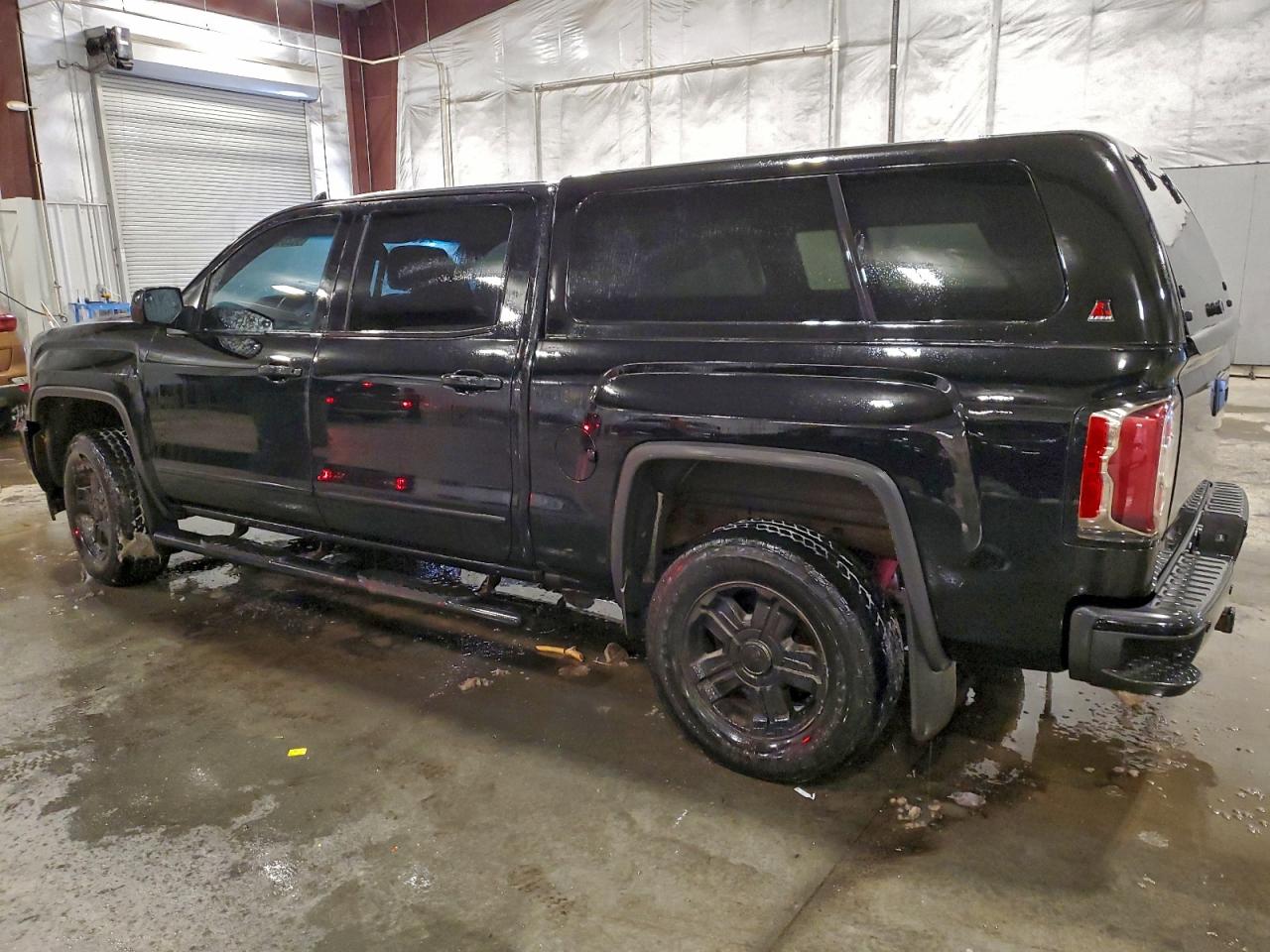2017 GMC SIERRA K1500 SLT photo 2