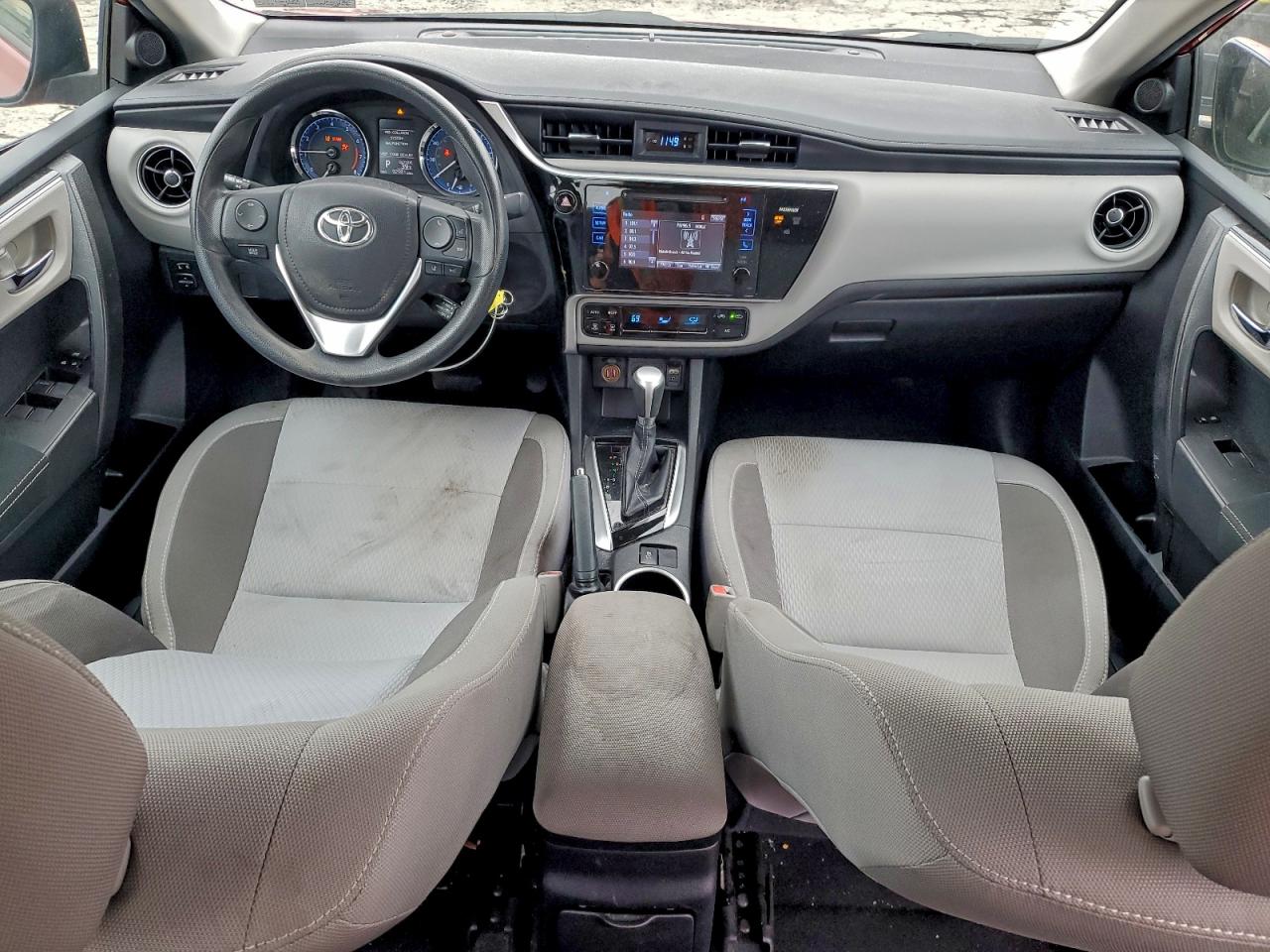 2017 TOYOTA COROLLA L photo 8