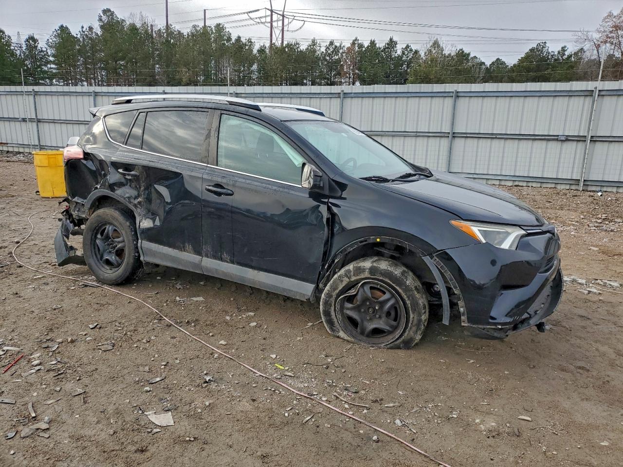 2016 TOYOTA RAV4 LE photo 4