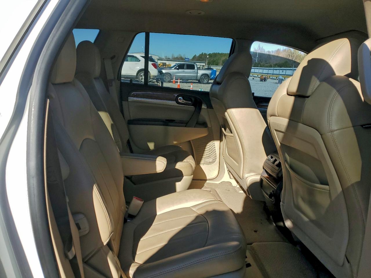 2011 BUICK ENCLAVE CXL photo 11