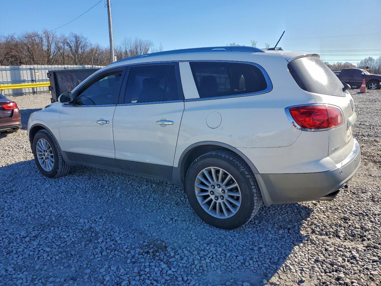 2011 BUICK ENCLAVE CXL photo 2