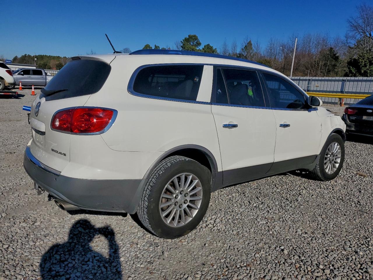 2011 BUICK ENCLAVE CXL photo 3