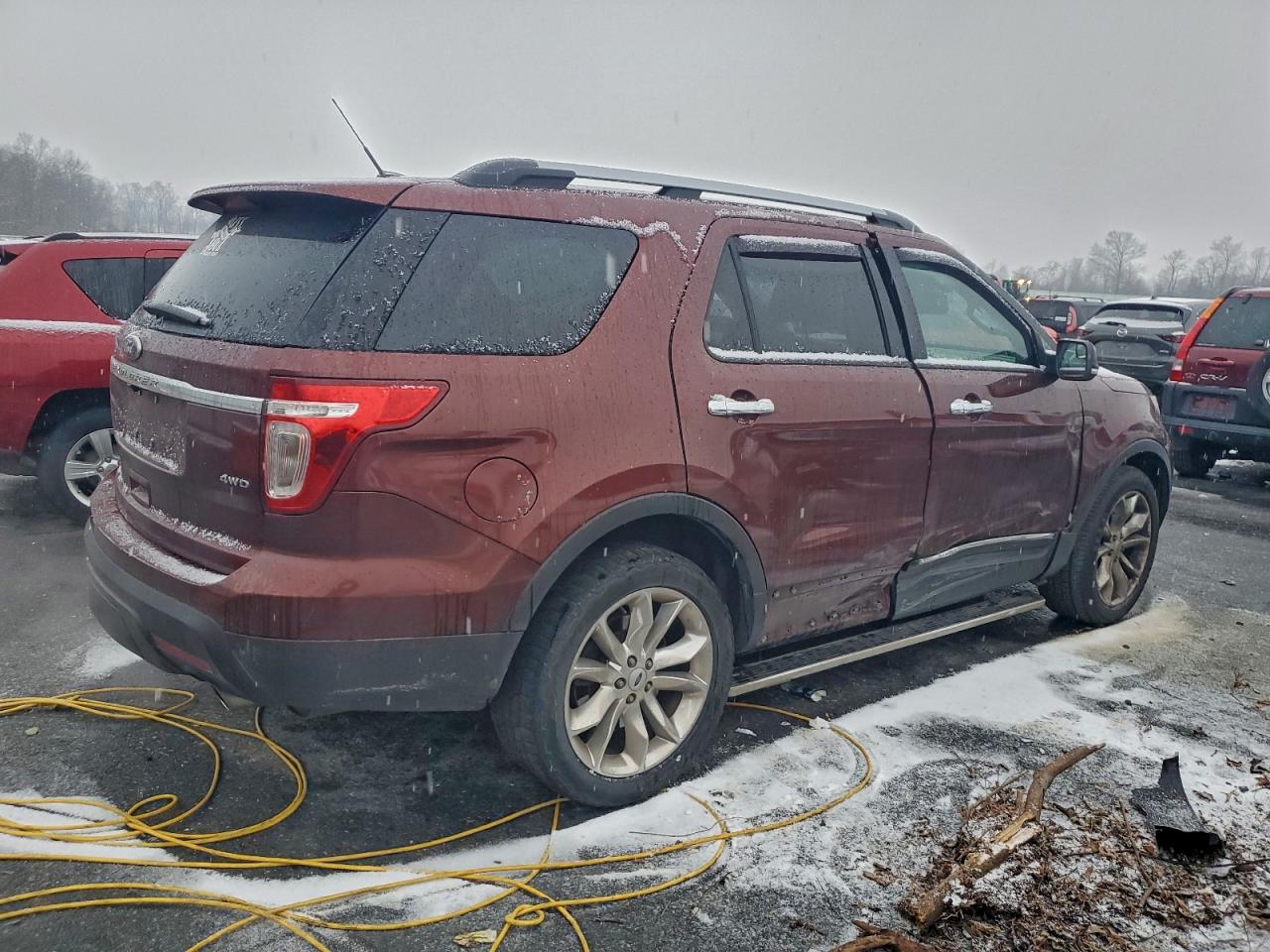 2015 FORD EXPLORER XLT photo 3