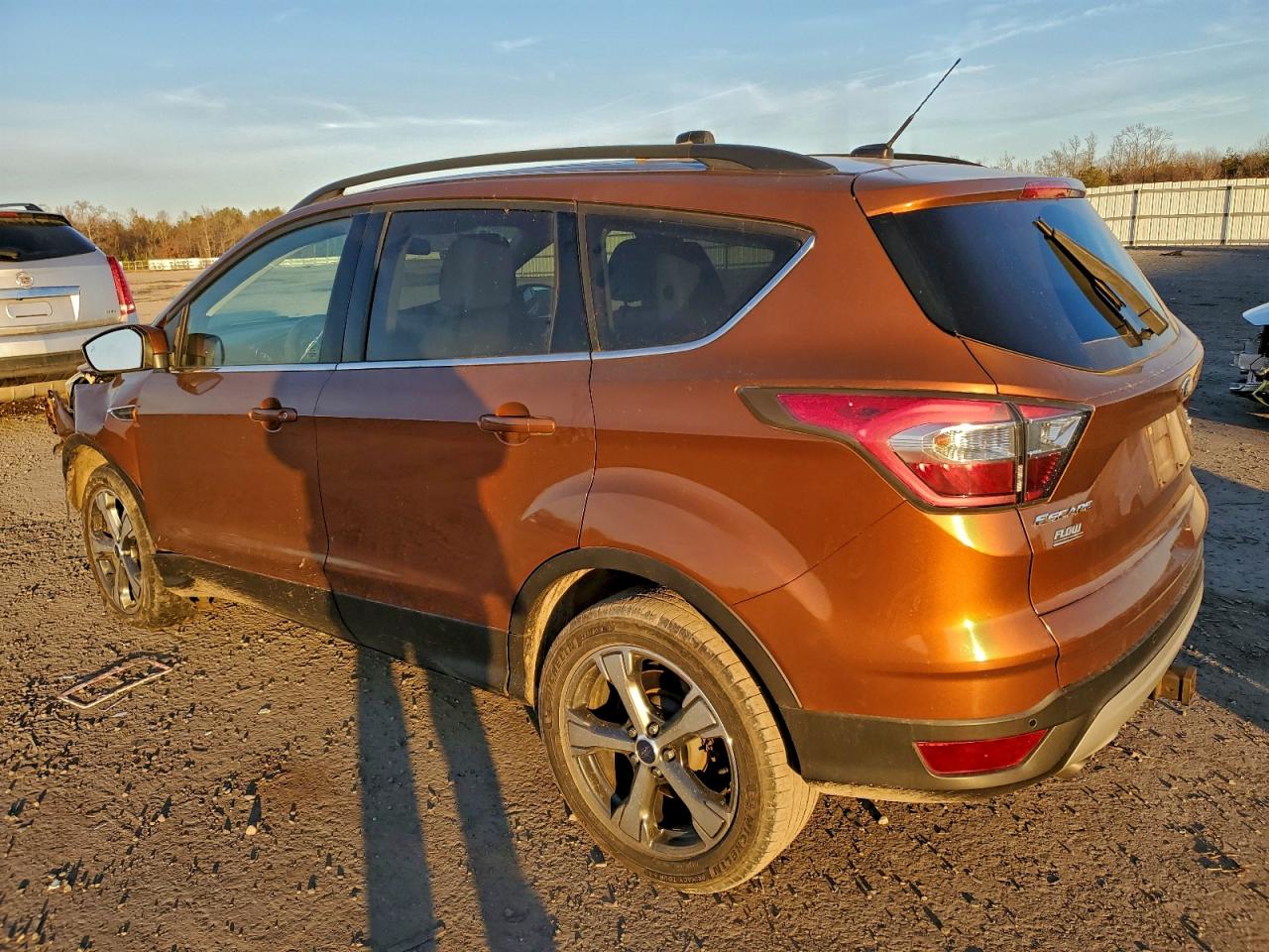 2017 FORD ESCAPE SE photo 3