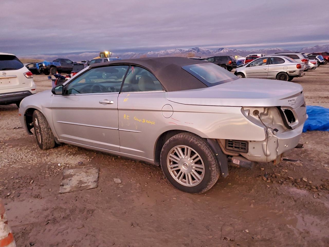2008 CHRYSLER SEBRING photo 2