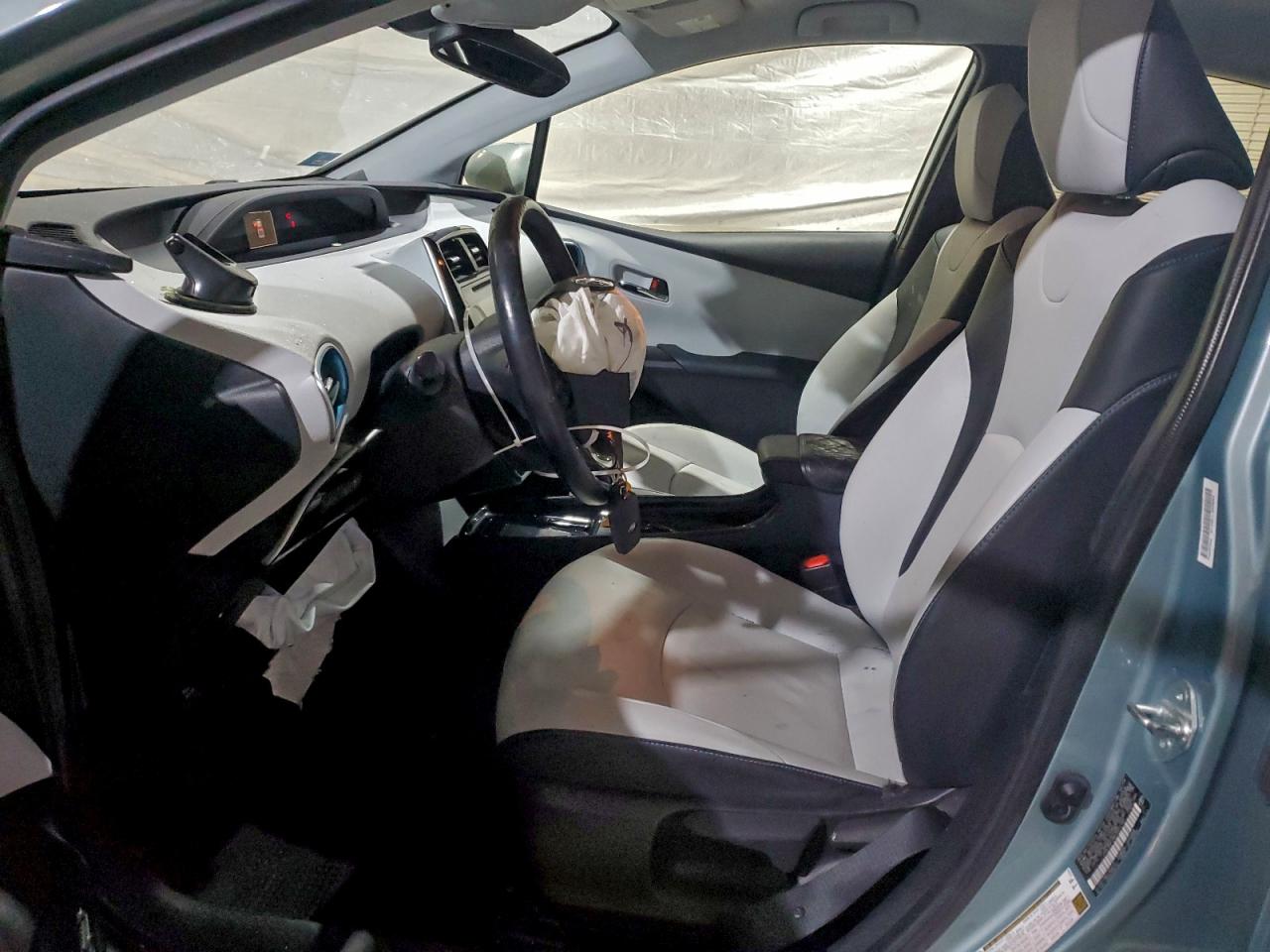 2019 TOYOTA PRIUS photo 7