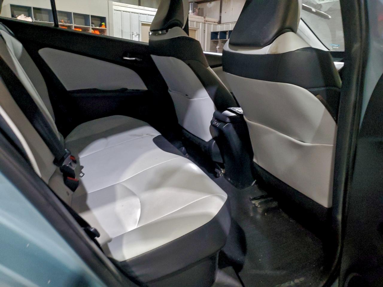 2019 TOYOTA PRIUS photo 10