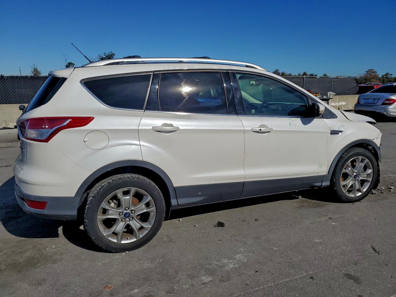 2015 FORD ESCAPE TITANIUM photo 3