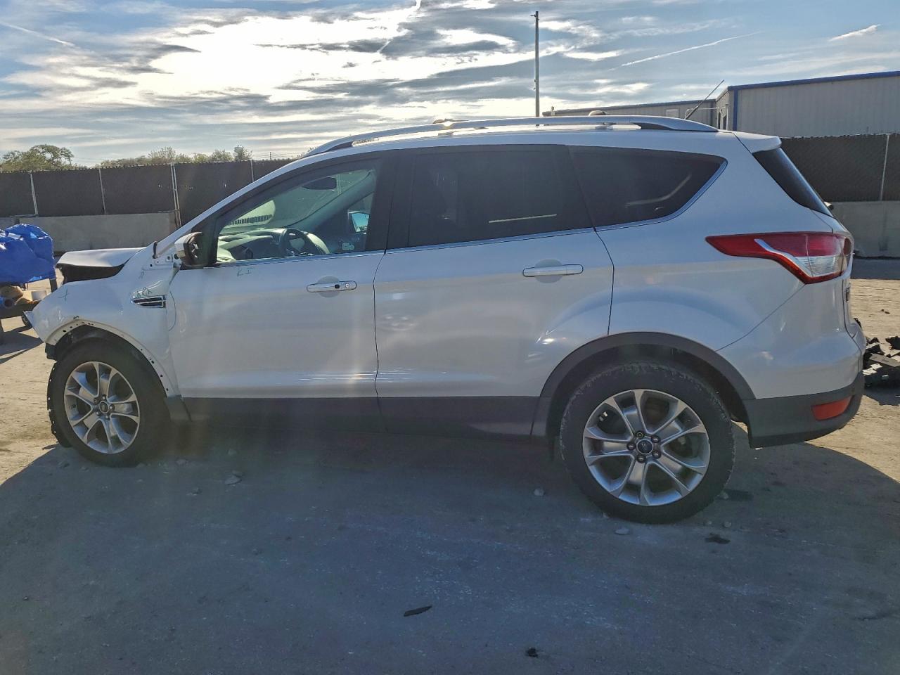 2015 FORD ESCAPE TITANIUM photo 2