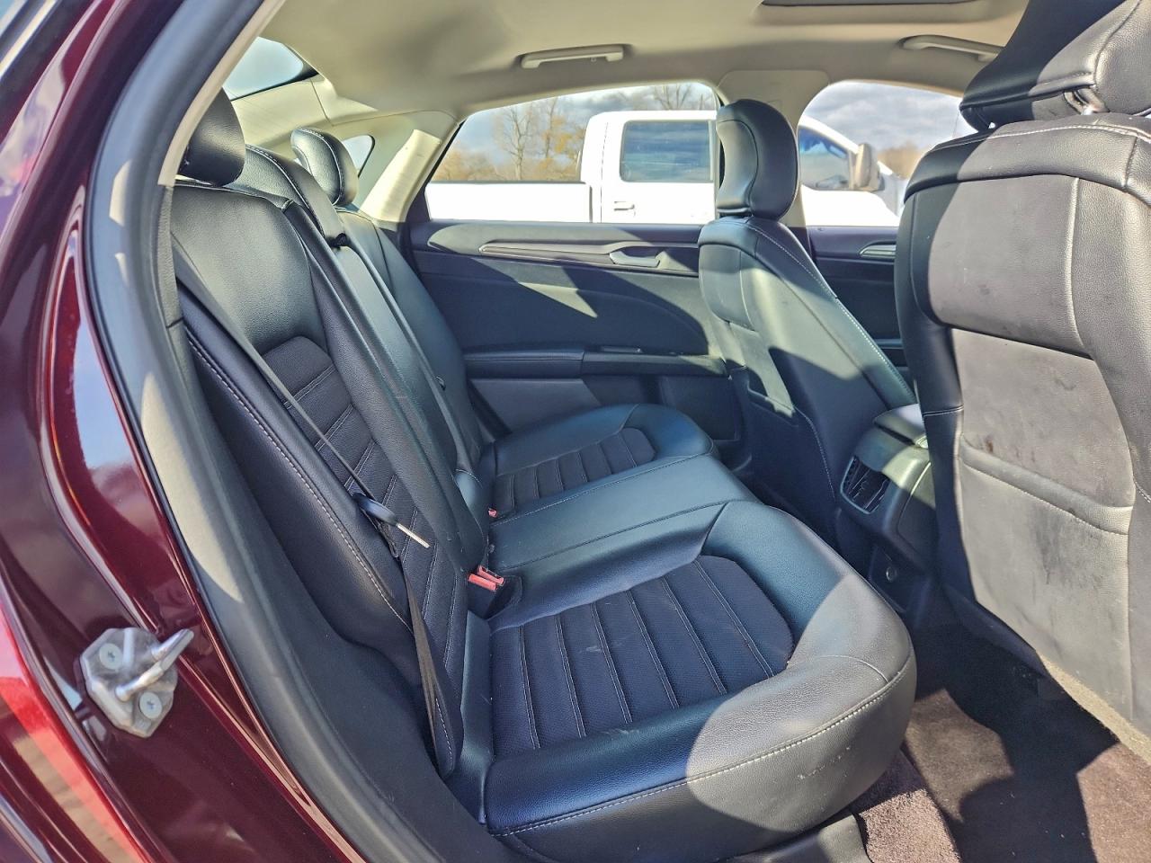 2017 FORD FUSION SE photo 10