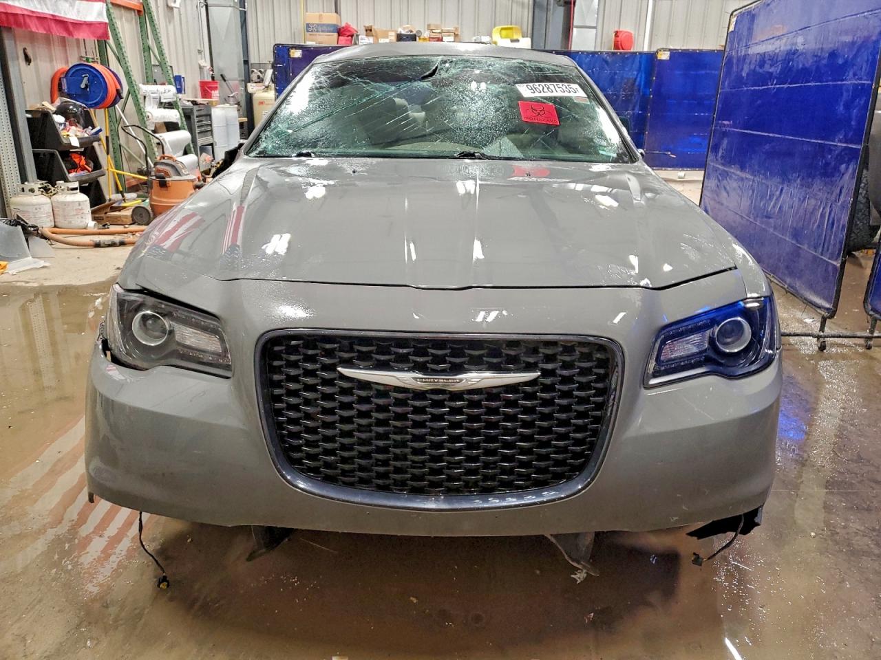 2018 CHRYSLER 300 S photo 9