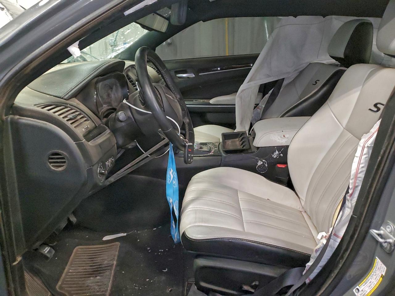 2018 CHRYSLER 300 S photo 13