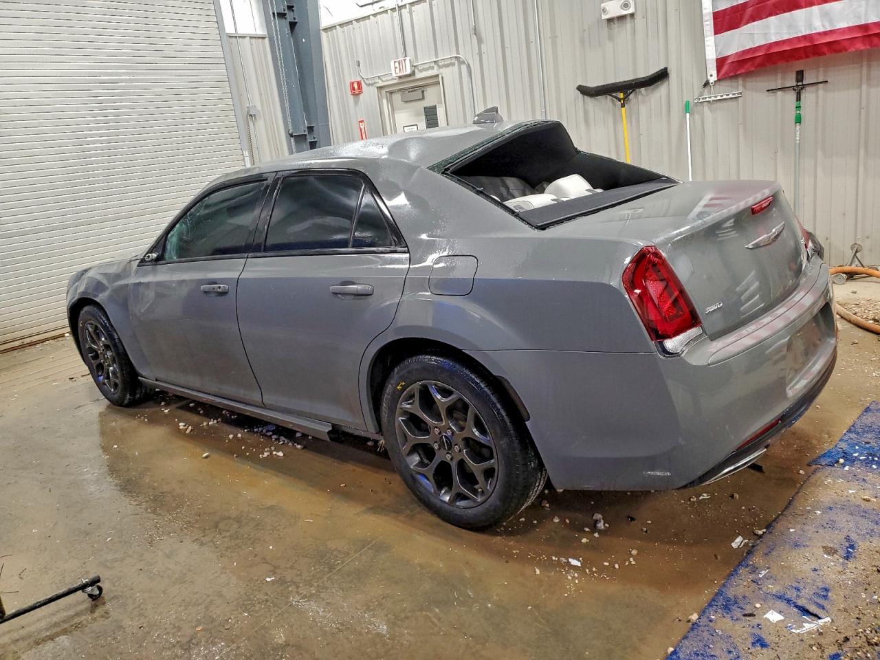 2018 CHRYSLER 300 S photo 3