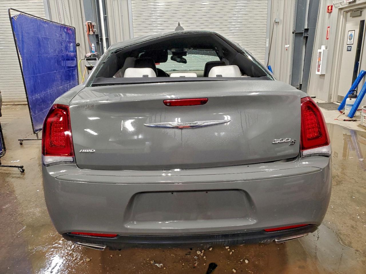 2018 CHRYSLER 300 S photo 11