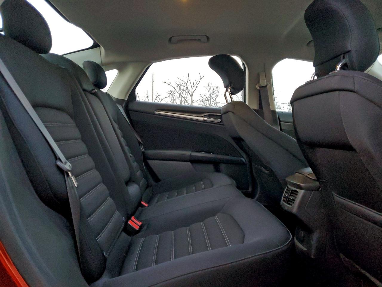 2014 FORD FUSION SE photo 10