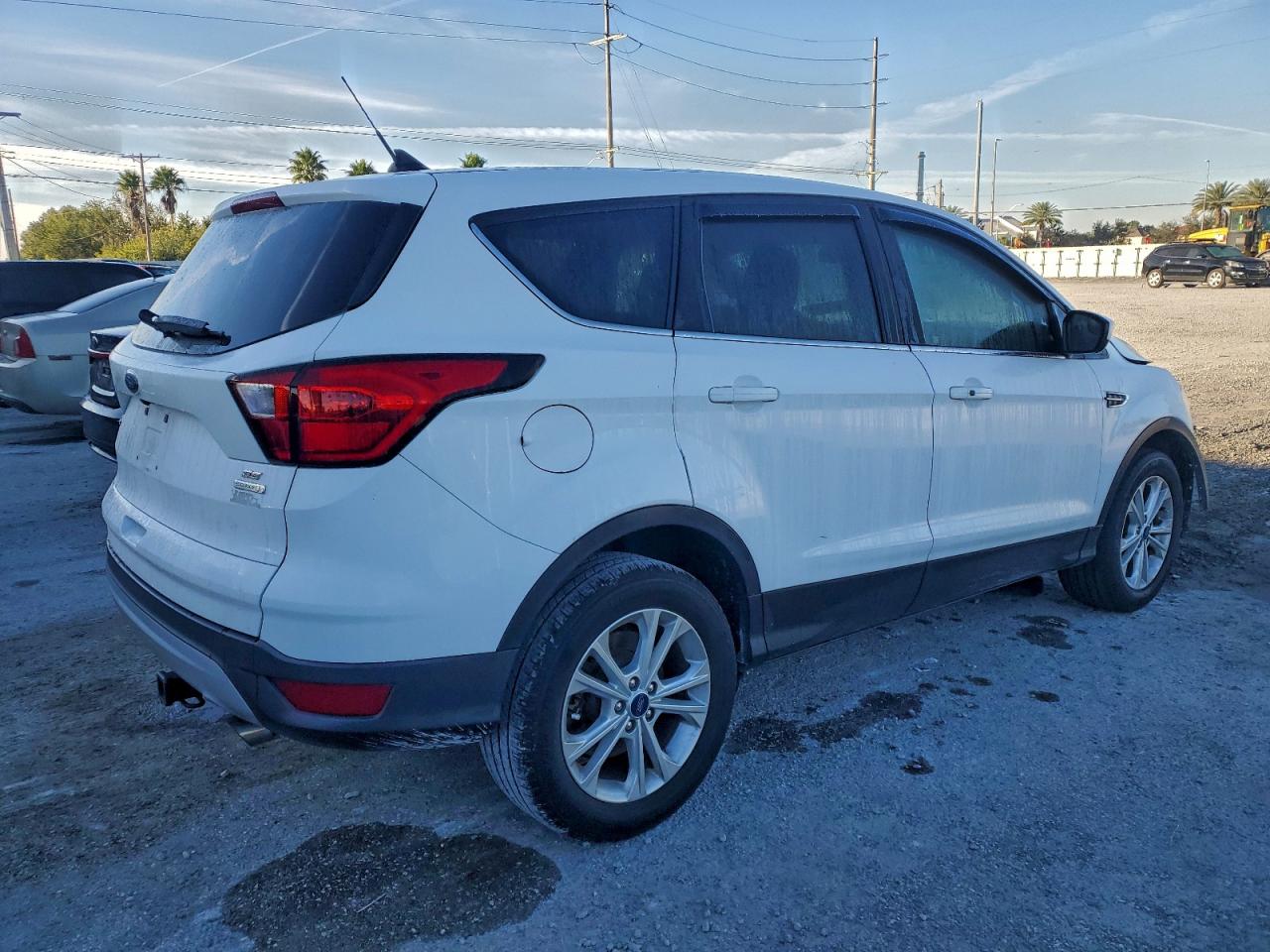 2019 FORD ESCAPE SE photo 3