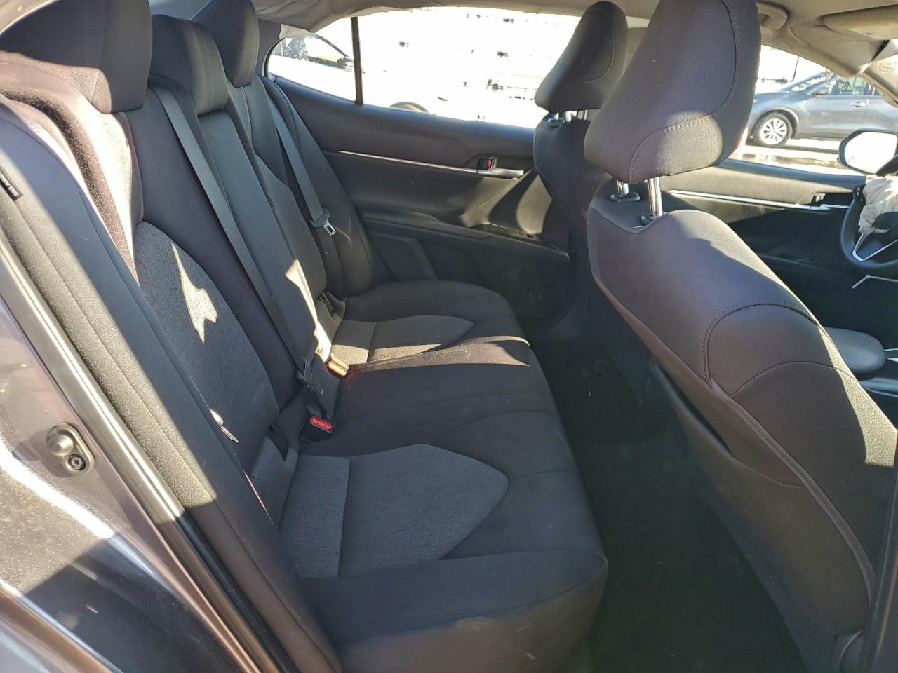 2020 TOYOTA CAMRY LE photo 10