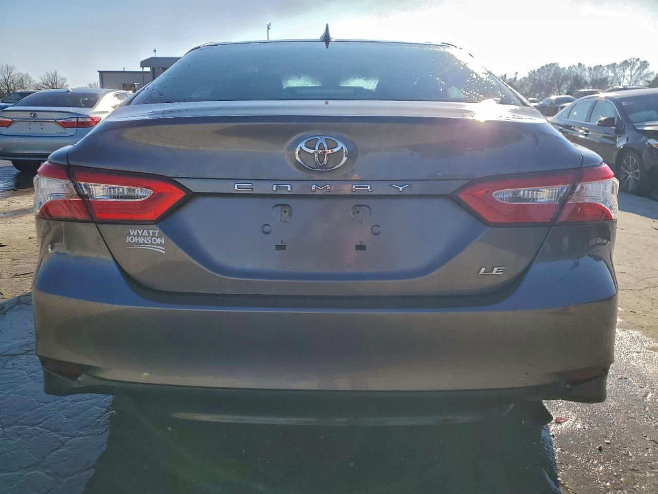 2020 TOYOTA CAMRY LE photo 6