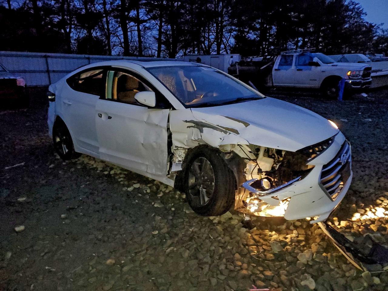 2018 HYUNDAI ELANTRA SEL photo 4