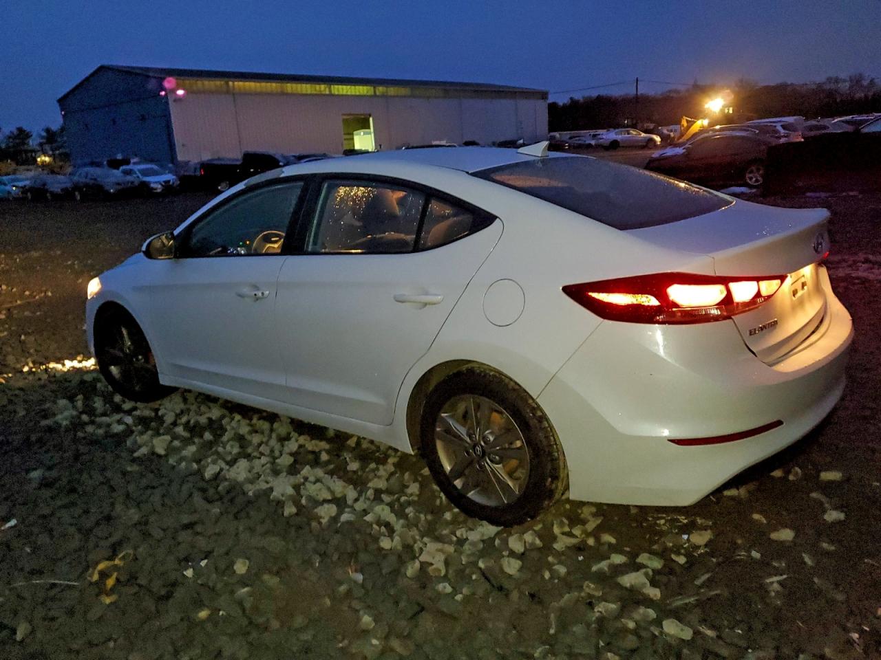 2018 HYUNDAI ELANTRA SEL photo 2