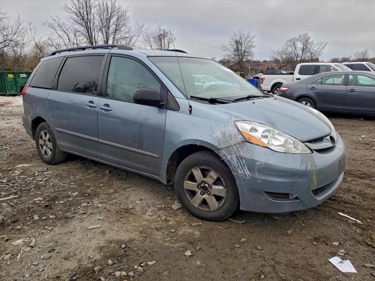 2007 TOYOTA SIENNA CE photo 4