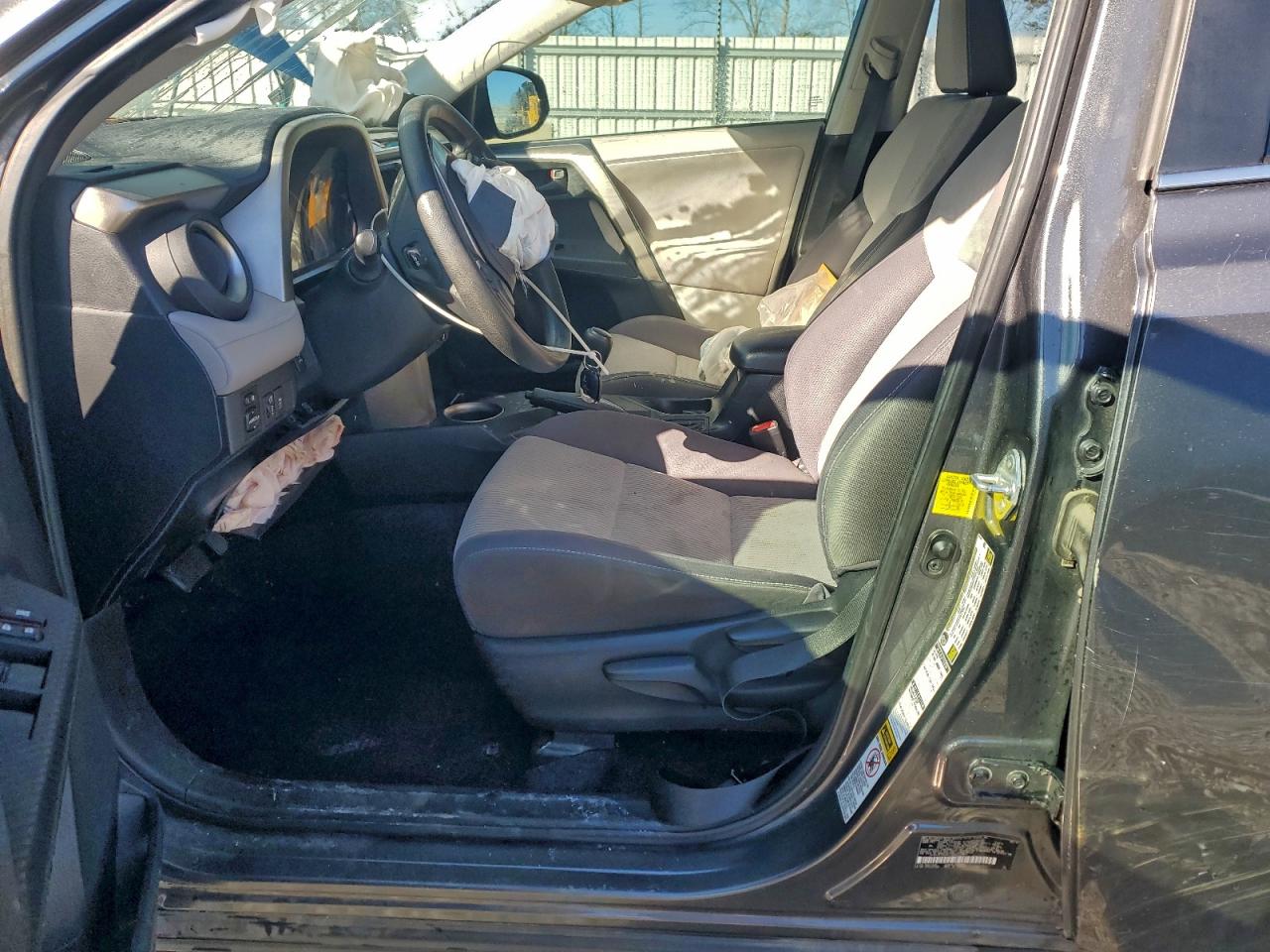 2013 TOYOTA RAV4 XLE photo 7