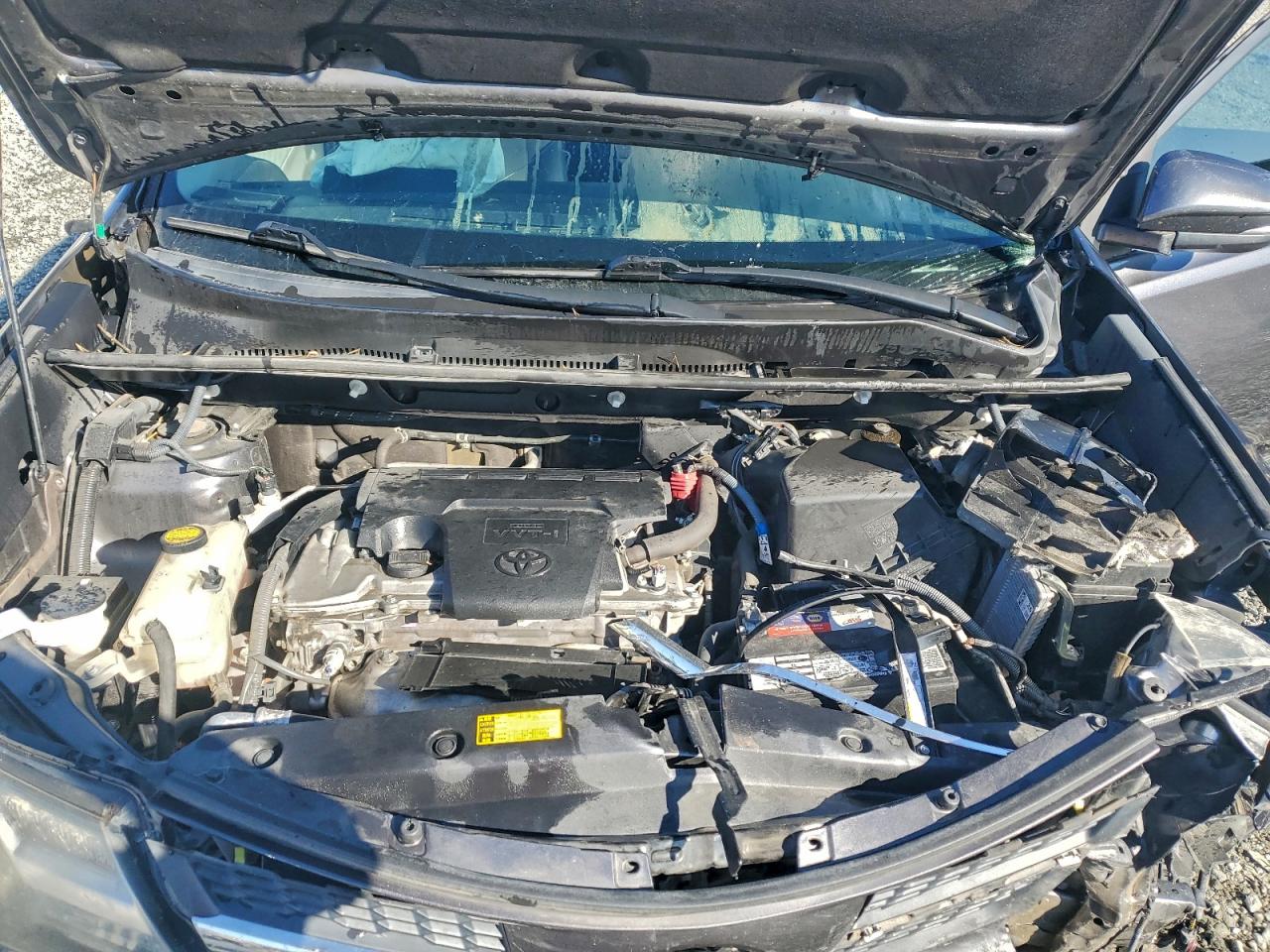 2013 TOYOTA RAV4 XLE photo 11