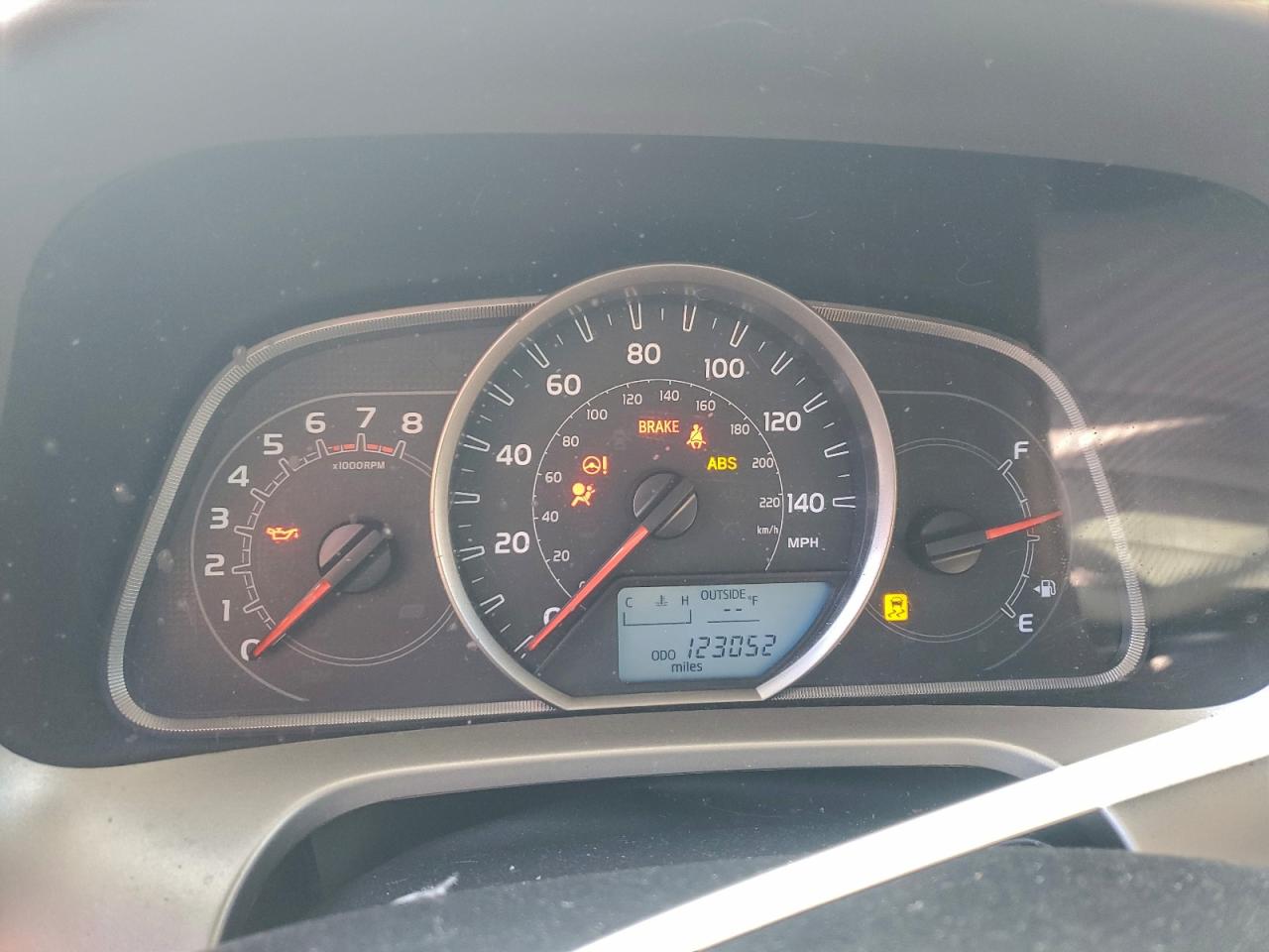 2013 TOYOTA RAV4 XLE photo 9