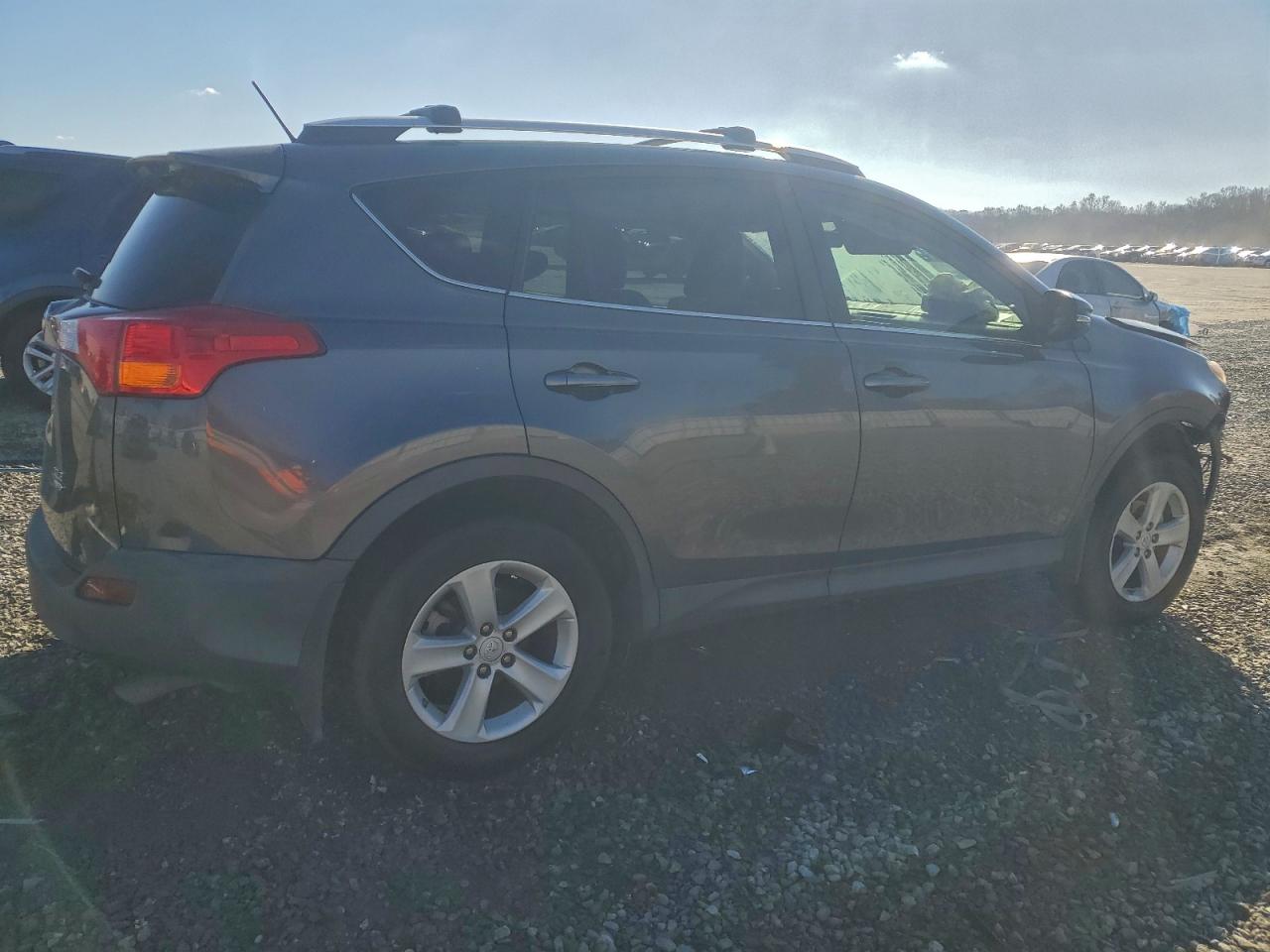 2013 TOYOTA RAV4 XLE photo 3