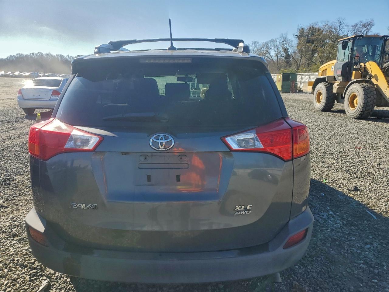 2013 TOYOTA RAV4 XLE photo 6