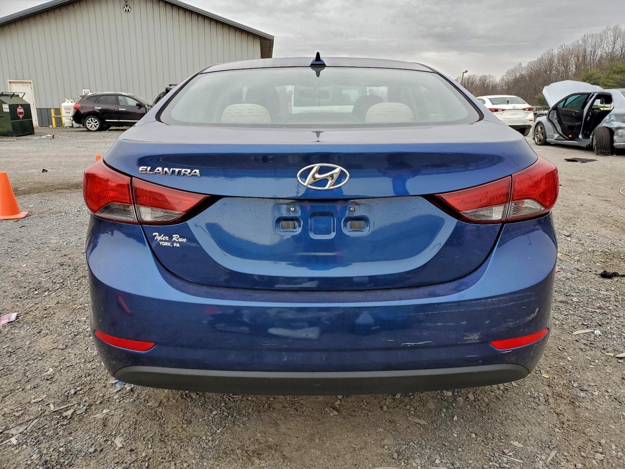 2016 HYUNDAI ELANTRA SE photo 6