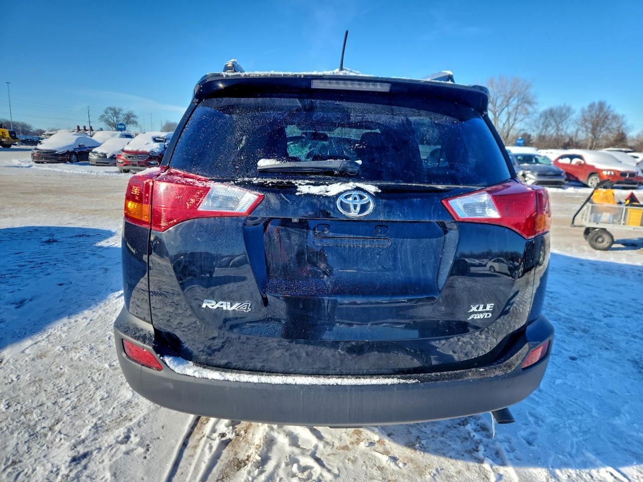2015 TOYOTA RAV4 XLE photo 6